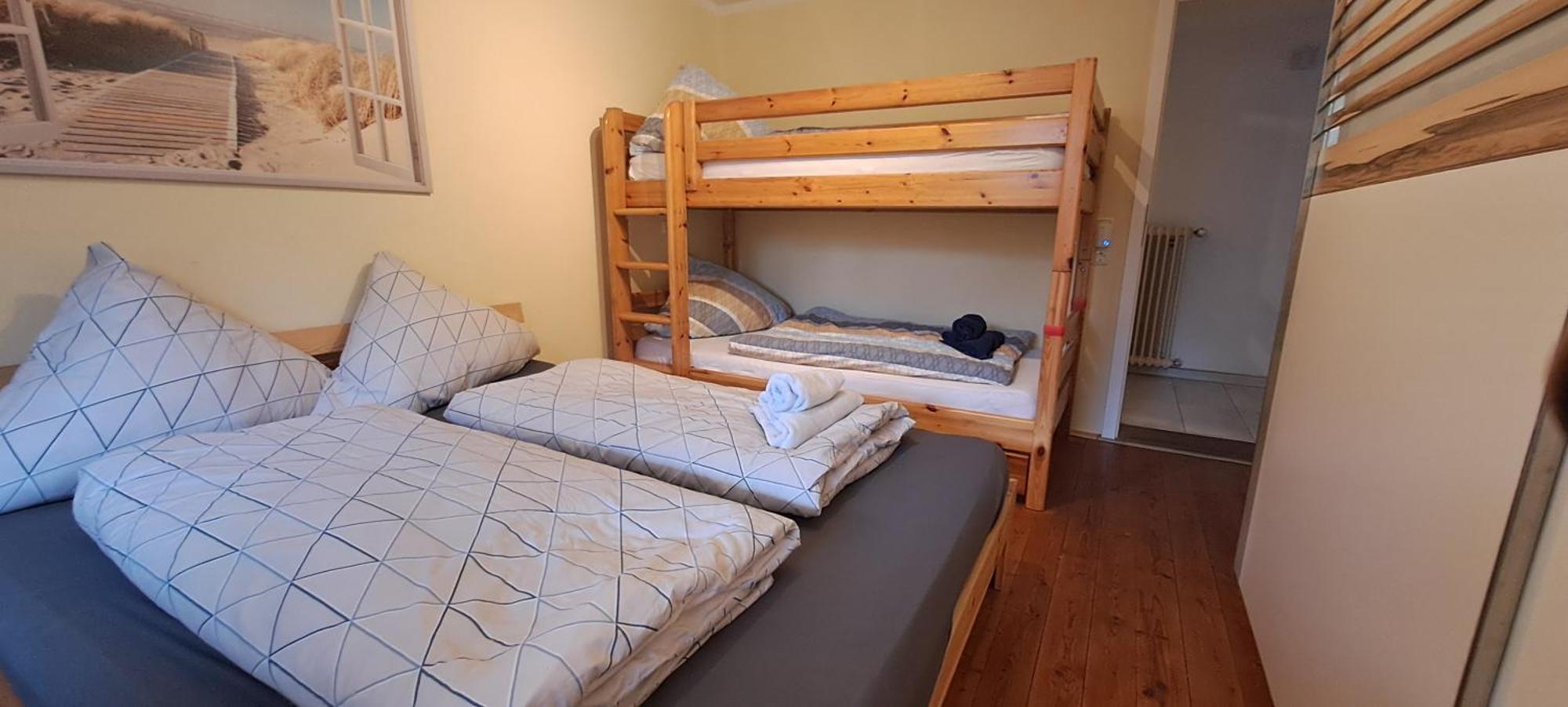Helle Souterrainwohnung Naehe Flughafen, Landshut Und Muenchen 1 Bis 5 Personen Bruckberg Exterior photo